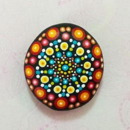نقاشی روی سنگ،طرح نقطه کوبی رنگارنگ
