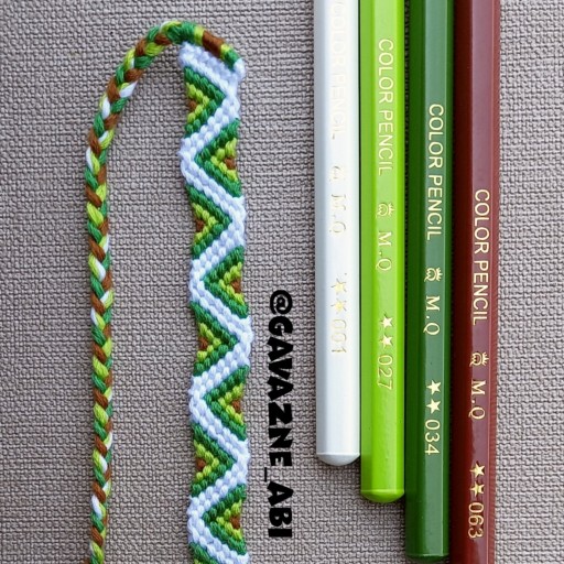 دستبند دوستی طرح آووکادو ( سبز و سفید و قهوه ای ) (دستبند طرح میوه) محصول کاملا دستساز تیم گوزن آبی