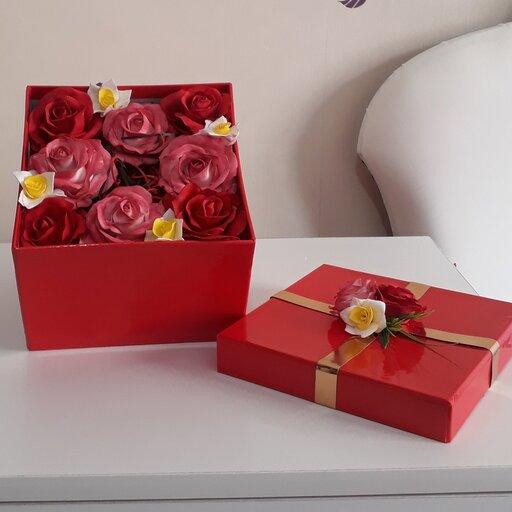 جعبه کادو همراه گل