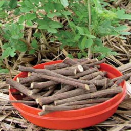 عرق شیرین بیان سحرانا (یک لیتری)