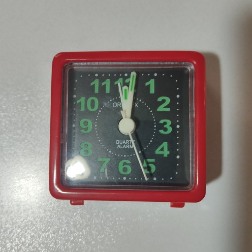ساعت رومیزی مربعی ORIENTEX