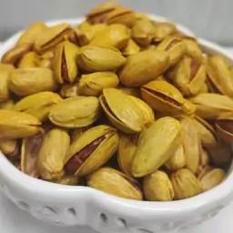 پسته اکبری تفت داده  ( 500 گرمی )  - ارسال رایگان 