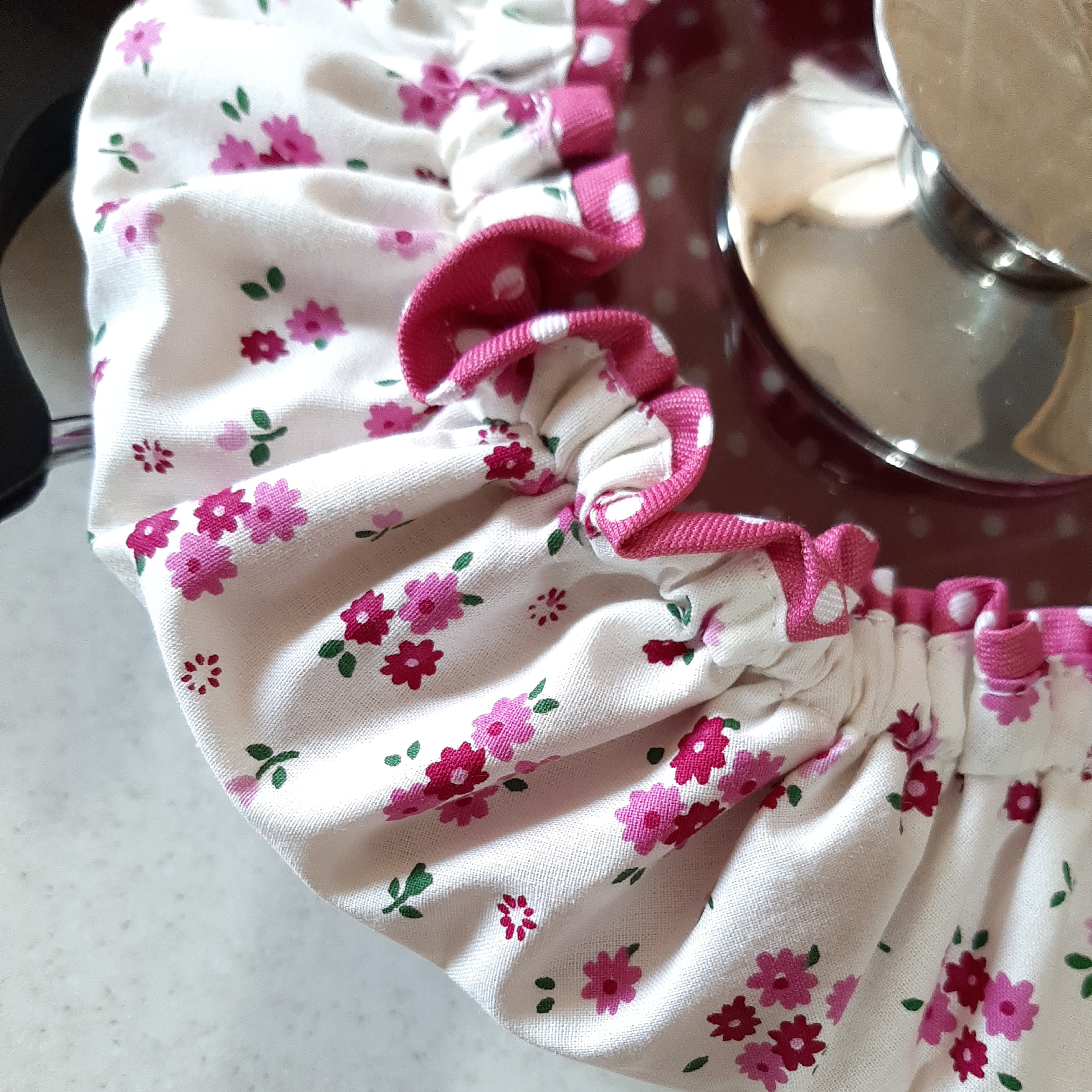 دستگیره مربعی گلدار ریز با خالخال صورتی