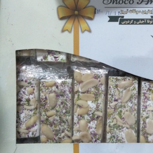 شکلات نوقا بادام و گل محمدی  ( 56 عددی ) لوکا