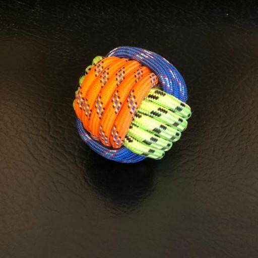 توپ بزرگ دستساز. مخصوص بازی سگ ها
حدود 150 گرم. با رنگبندی متنوع(در 6 رنگ قابل سفارش)