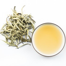 چای سفید لاهیجان طبیعی (سوزن نقره ای) 20گرم