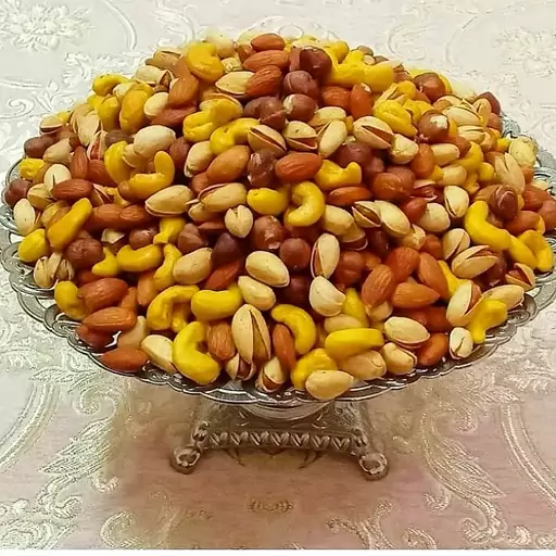 آجیل چهارمغز شور (بسیار تازه  و اعلا) در بسته بندیهای یک کیلویی.