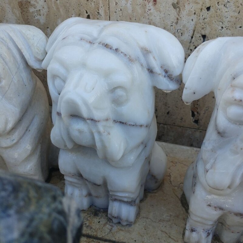 مجسمه سگ سنگی دکوری