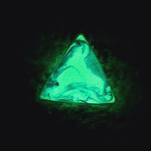 آویز شب تاب به شکل مثلث کاملا رنگ ثابت
