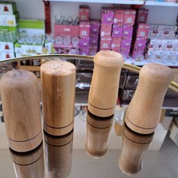 نمکدان چوبی یک عددی درپوش پلاستیکی  در چند طرح مختلف 