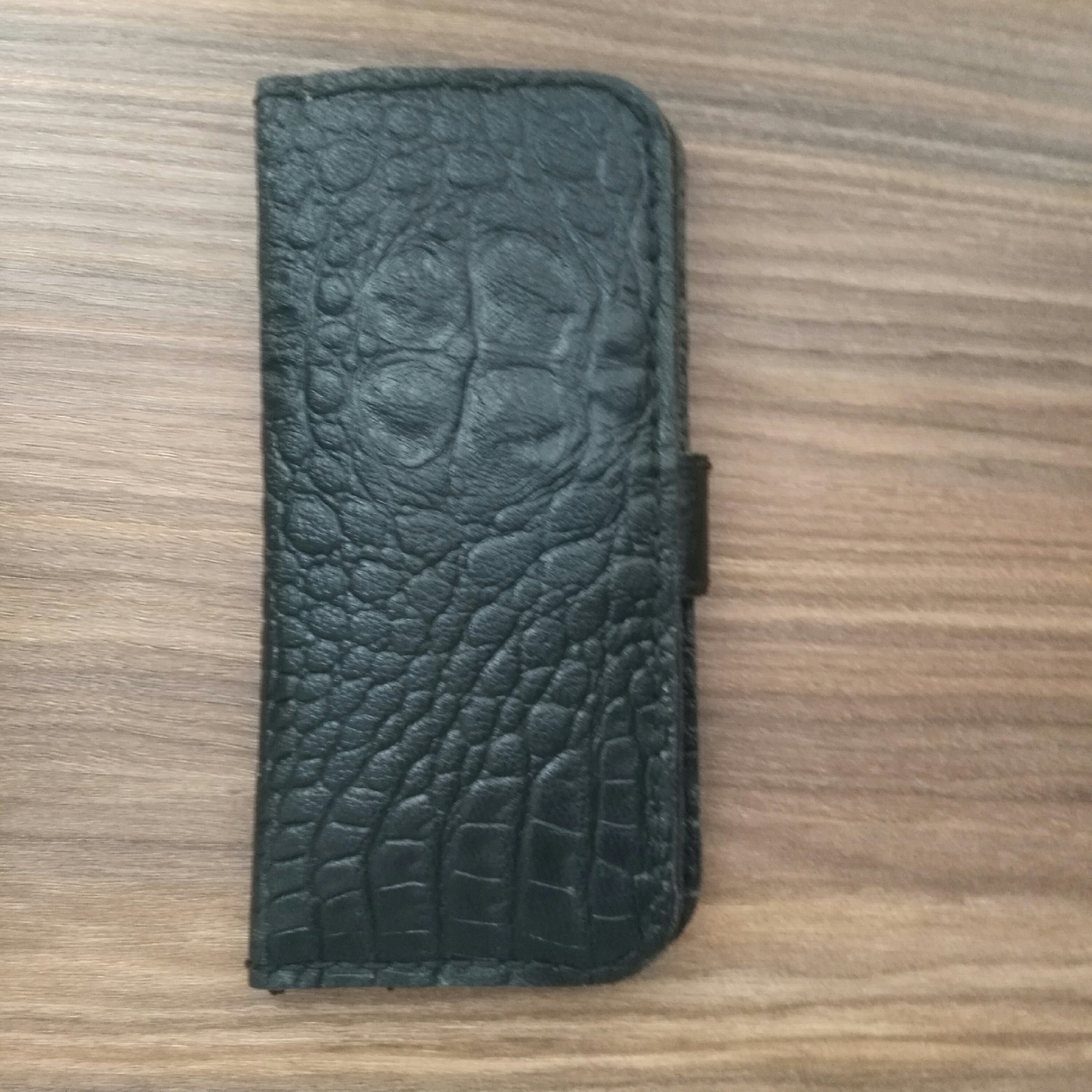 کیف پول زنانه چرم طبیعی گاوی طرح کروکدیل کاملا دست دوز