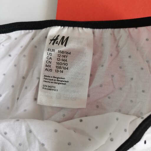 شورت اچ اند ام H&M جنس نخی عالی مناسب نوجوان 12 تا 14 سال  و سایز اسمال زنانه 