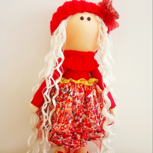 عروسک روسی قرمز