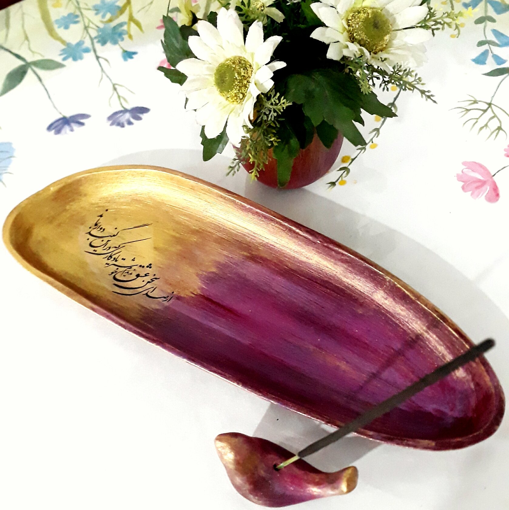 دکوری رومیزی، جاعودی و گلدان و سینی پتینه کاری، پس کرایه