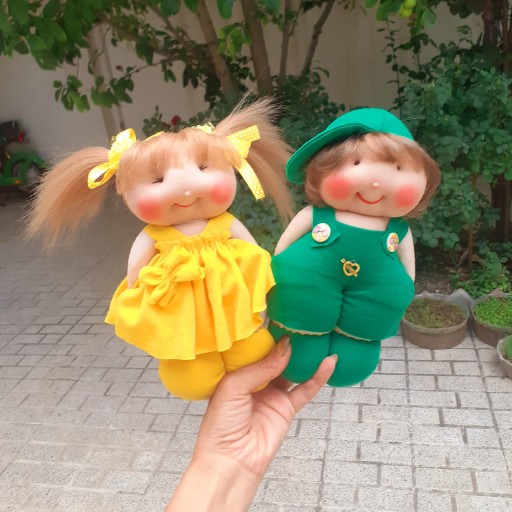 عروسک دست دوز دوقلوهای  دختر لباس زرد و پسر لباس یشمی