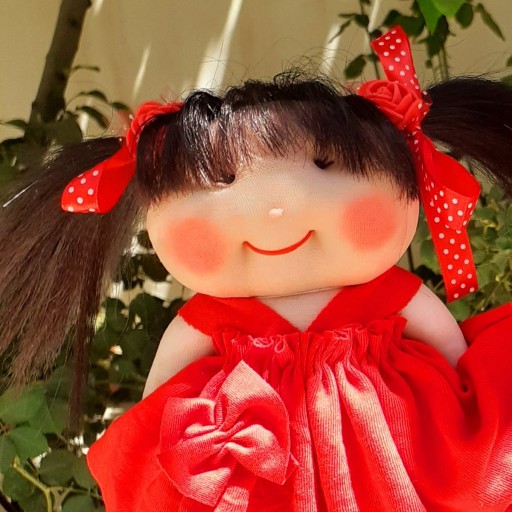 عروسک دست دوز دختر پسر دوقلو لباس قرمز با موی مشکی