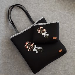 ست کیف نمدی و کیف آرایش گلدوزی شده با دست رنگ مشکی