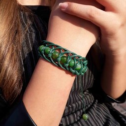 دستبند بافت با نرخ چرمی و سنگ عقیق سبز - دستبند برای خانم ها