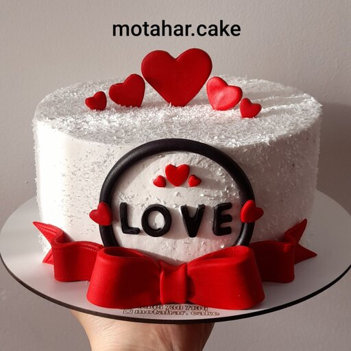 کیک خامه ای ولنتاین با تزئینات فوندانت