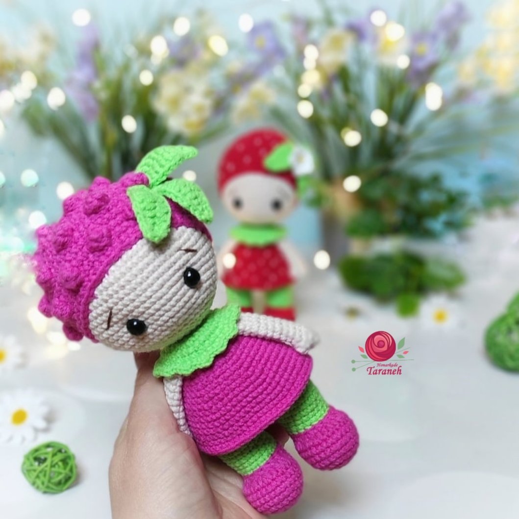 عروسک بافتنی دختر یلدا