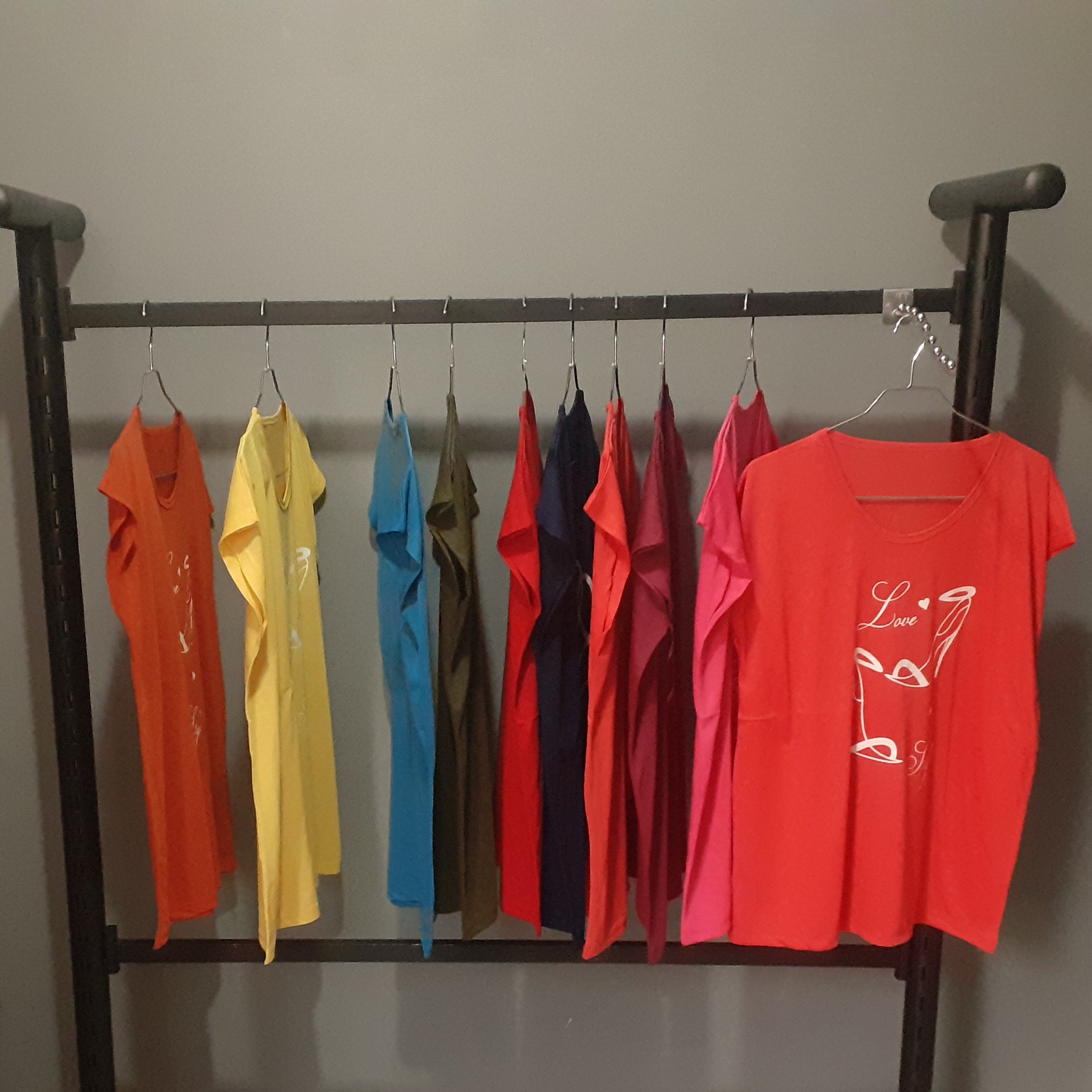 حراج ویژه تاپ آستین سرخود سایز خیلی بزرگ طرح های متنوع 
تاپ زنانه آستین کتی xxl