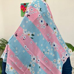 روسری نخی  مینی اسکارف محصولی از برند ایرانی قواره  متوسط، با تم رنگی خاص، شاداب و جذاب مخصوص خانم های خوش سلیقه 