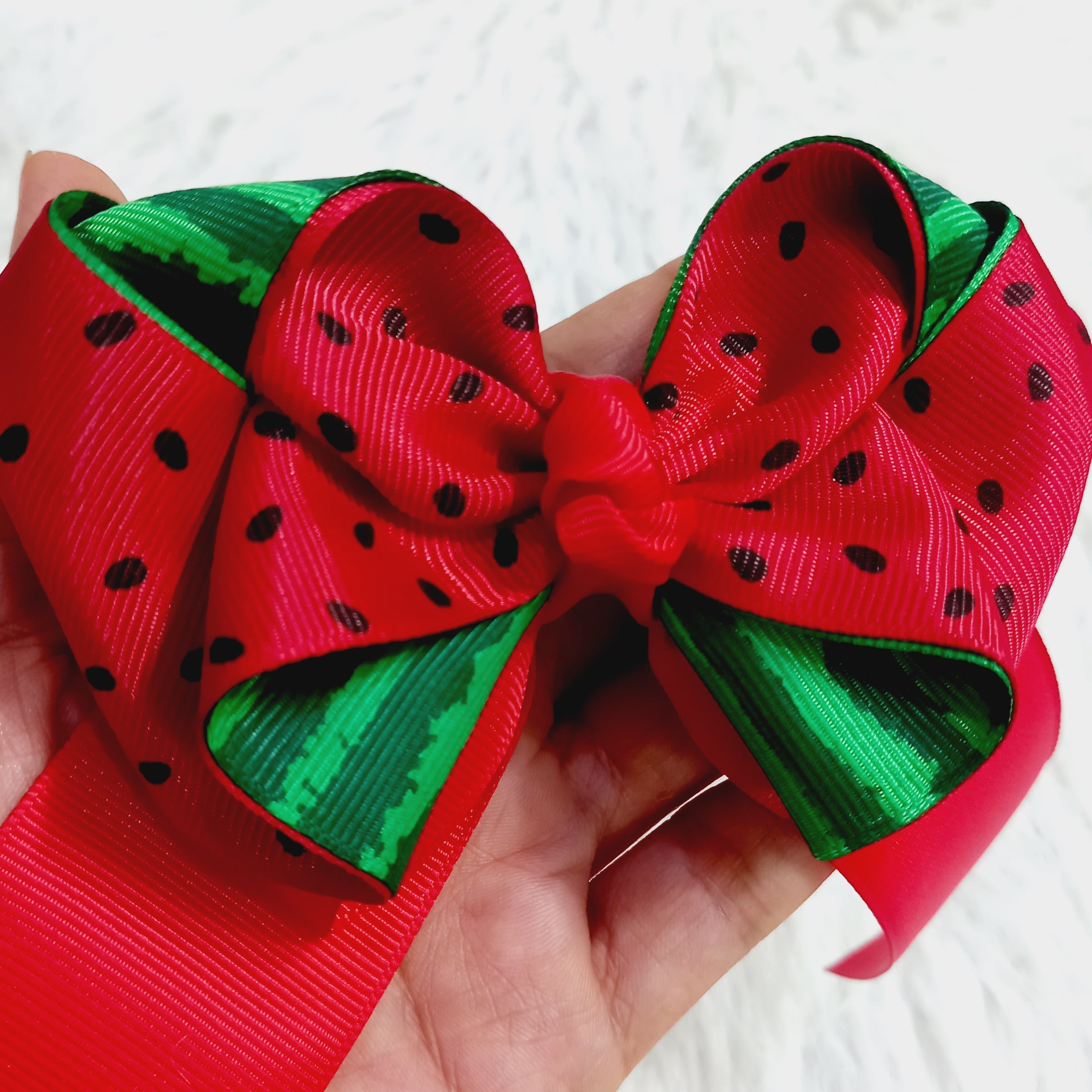 گلسر و کشمو یلدایی بسیار سبک ،کار دست،رنگبندی قابل تغییر میباشد