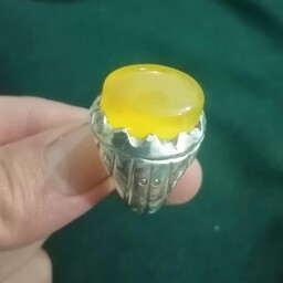 انگشتر نقره با سنگ عقیق زرد