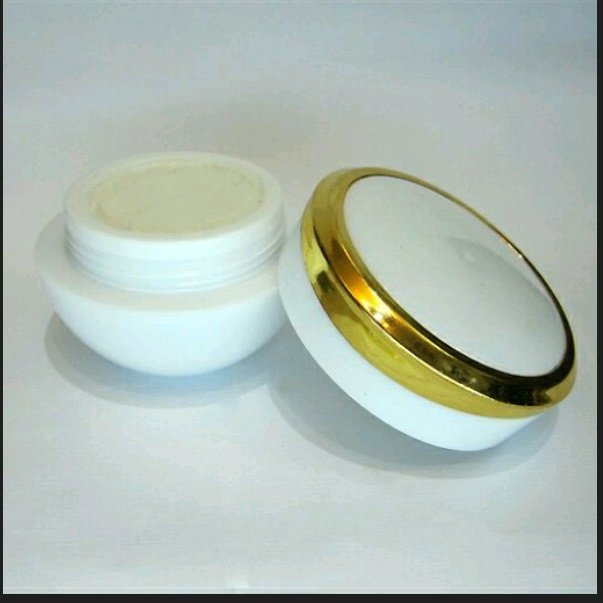 کرم لیمو فرهمند (پوست چرب و جوش دار)