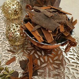 چوب دارچین  یک طعم دهنده عالی برای چای و دمنوش