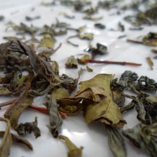 چای سبز قلم یک کیلویی - محصول باغات لاهیجان - بدون افزودنی  - یک کیلویی