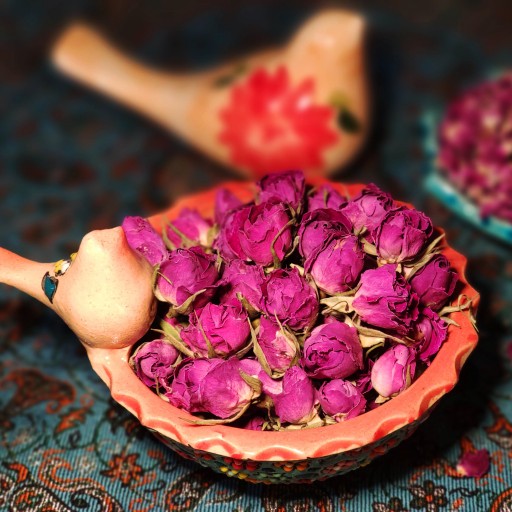 غنچه گل محمدی لاله زار تیارمزه، دستچین شده، خوش عطر و رنگ 
