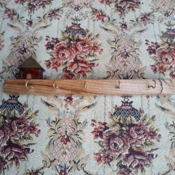 کلید آویز چوبی کلبه کوچک از چوب افرا جاکلیدی چوبی از چوب طبیعی دارای پنج کلید آویز چوبکده بیدسفید