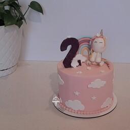 کیک تولد  دخترانه فوندانت مهرتین با تاپر رنگین کمان و اسب تک شاخ دو کیلو