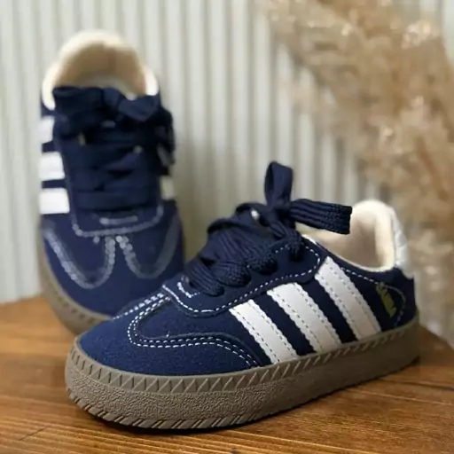 کتونی adidas  سامبا سه خط  . اسپرت دخترانه و پسرانه  . سایز 22 تا 30.