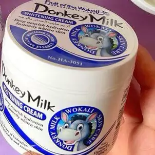 کرم شیر الاغDonkeymilk  سفید کننده ضد لک وروشن کننده قوی وآبرسانی پوست حاوی ویتامین E وکلاژن 