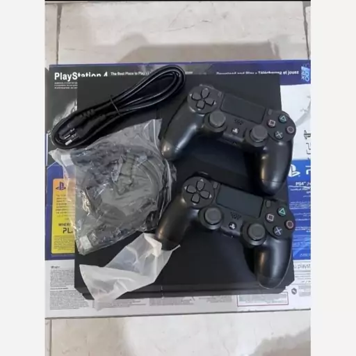 Ps4  فت یک ترابایت  دو دسته اکانتی 