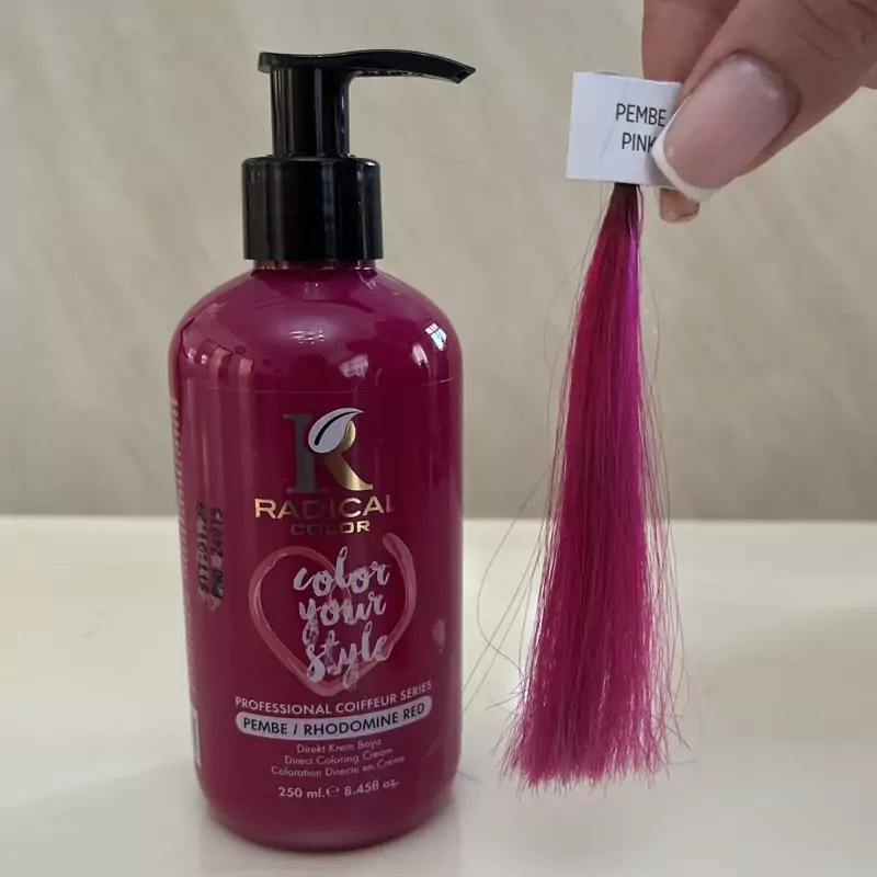 شامپو رنگ  مو رادیکال کالر  رنگ صورتی Pink
 حجم 250 میلی لیتر.
