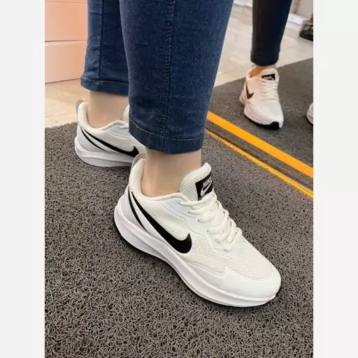 کتونی نایک زوم سفید مشکی لژدار دخترانه زنانه کفش ونس اسپرت اسپورت نایکی NIKE لژ دار شیک رانینگ ورزشی سبک راحت طبی صدبیست