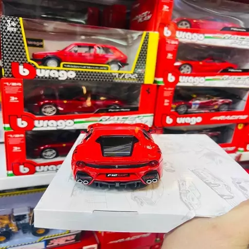 ماکت  ماشین فلزیburago ferrari f12tdf مقیاس 1/24