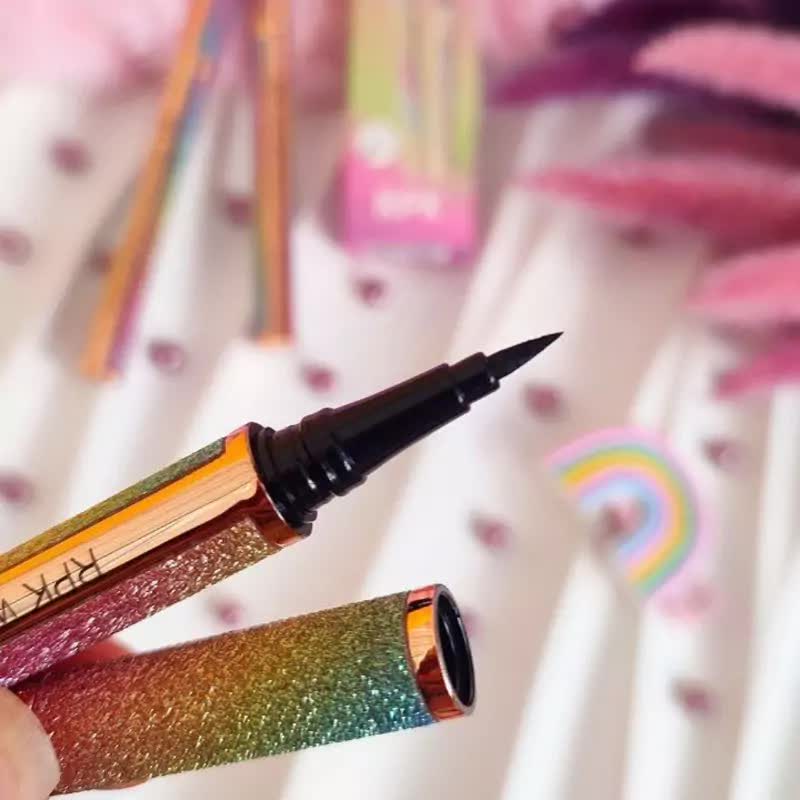 خط چشم ماژیکی هلوگرامی