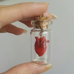 گردنبند قلب آناتومیک با بطری