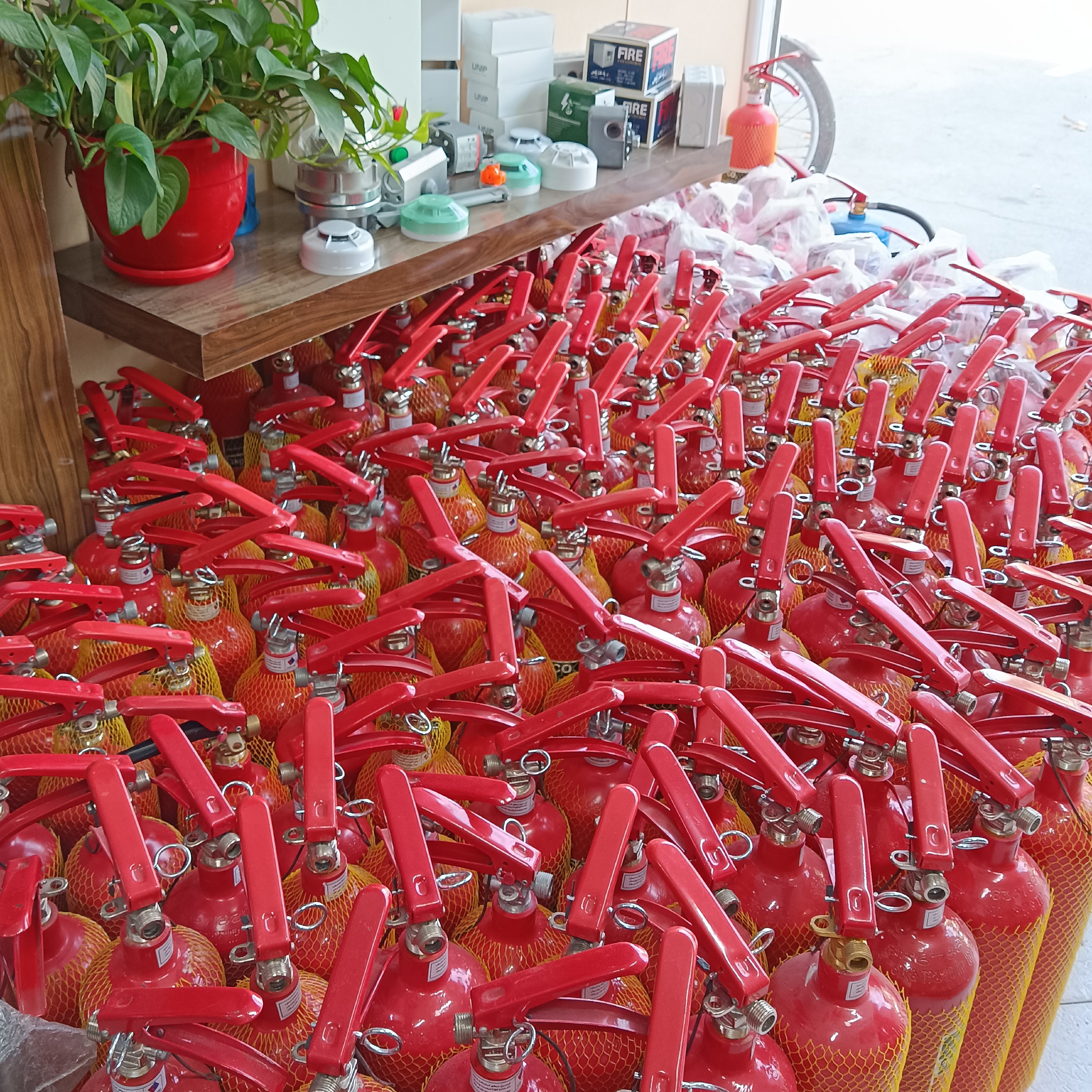 خاموش کننده آتش نشانی سه کیلویی co2