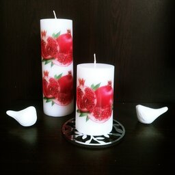 شمع استوانه سفید با تصویر انار