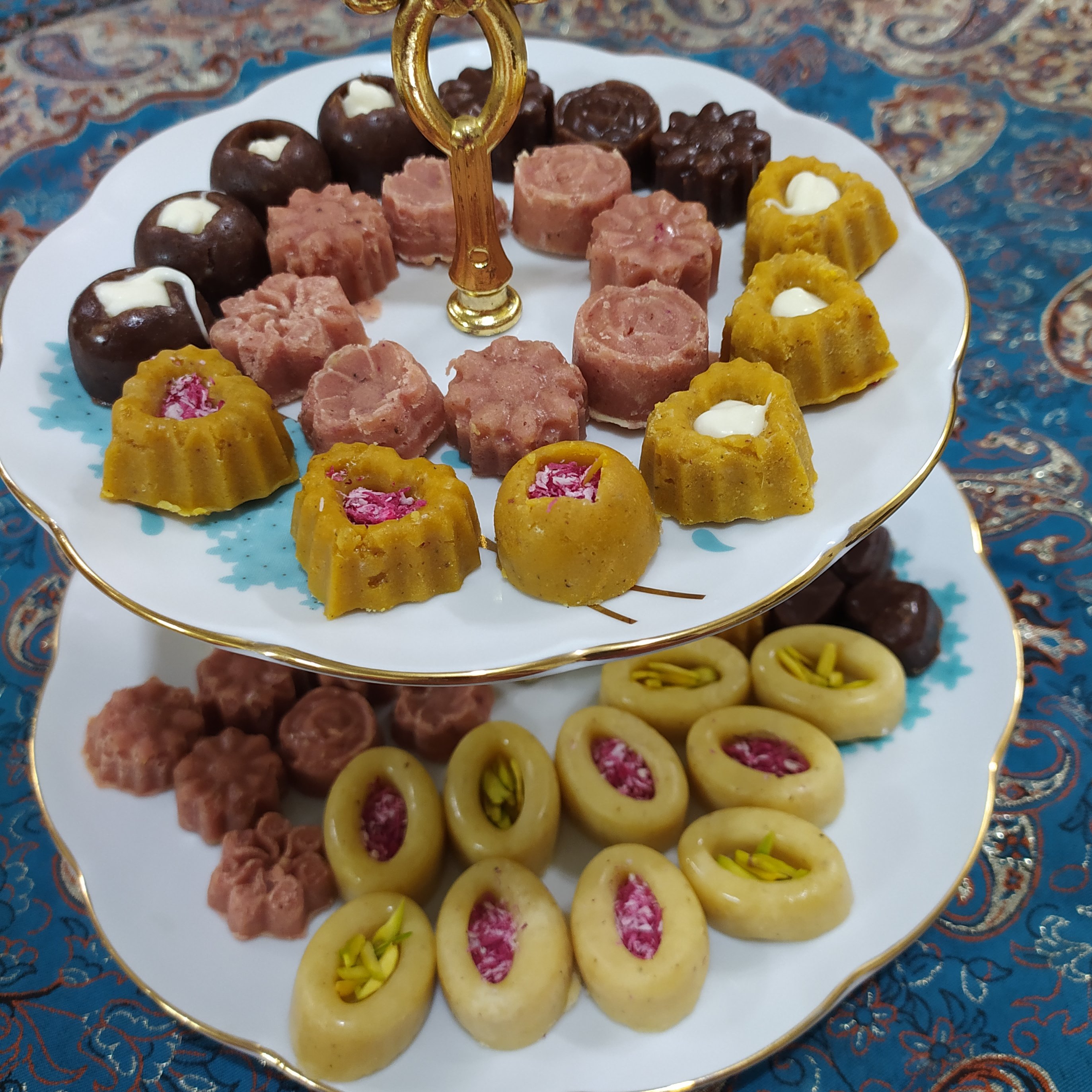 پک حوا بوتیکی و خرما جهت پذیرایی