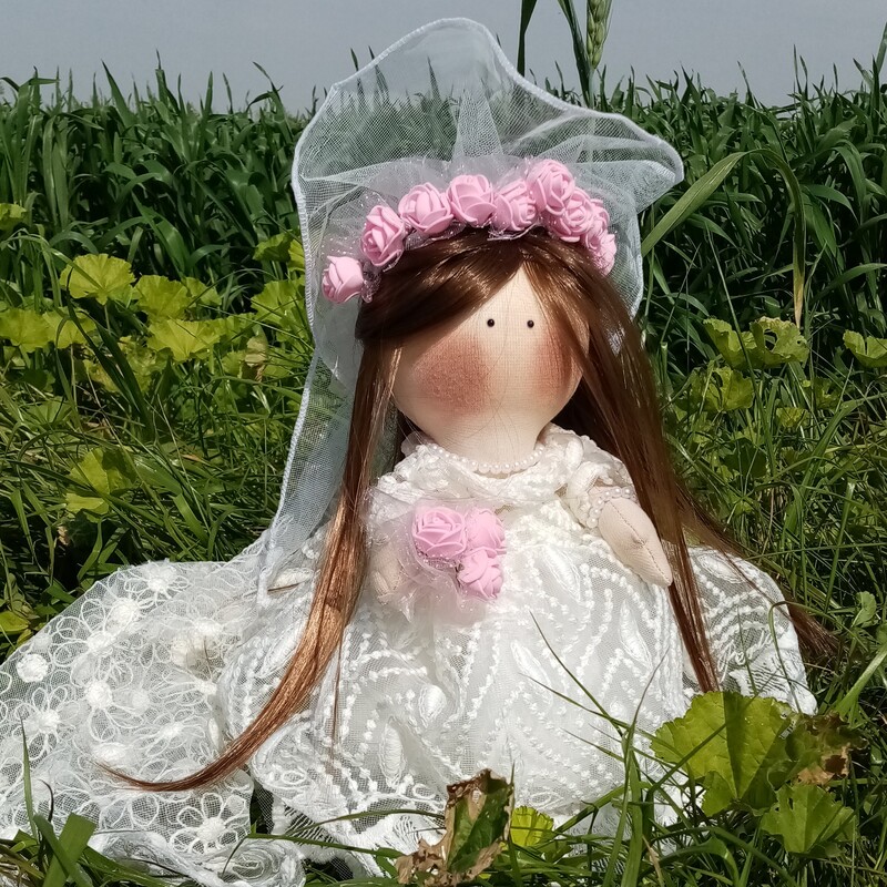 عروسک روسی عروس ارتفاع 25 سانت لباس عروس زیبا وکار شده تاج گل ودسته گل کفش عروس