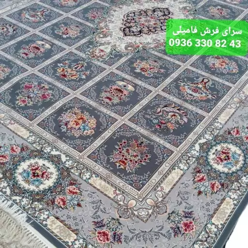 فرش ماشینی طرح خشتی گلایور12متری رنگ دودی700شانه تراکم2550 نخ اکریلیک