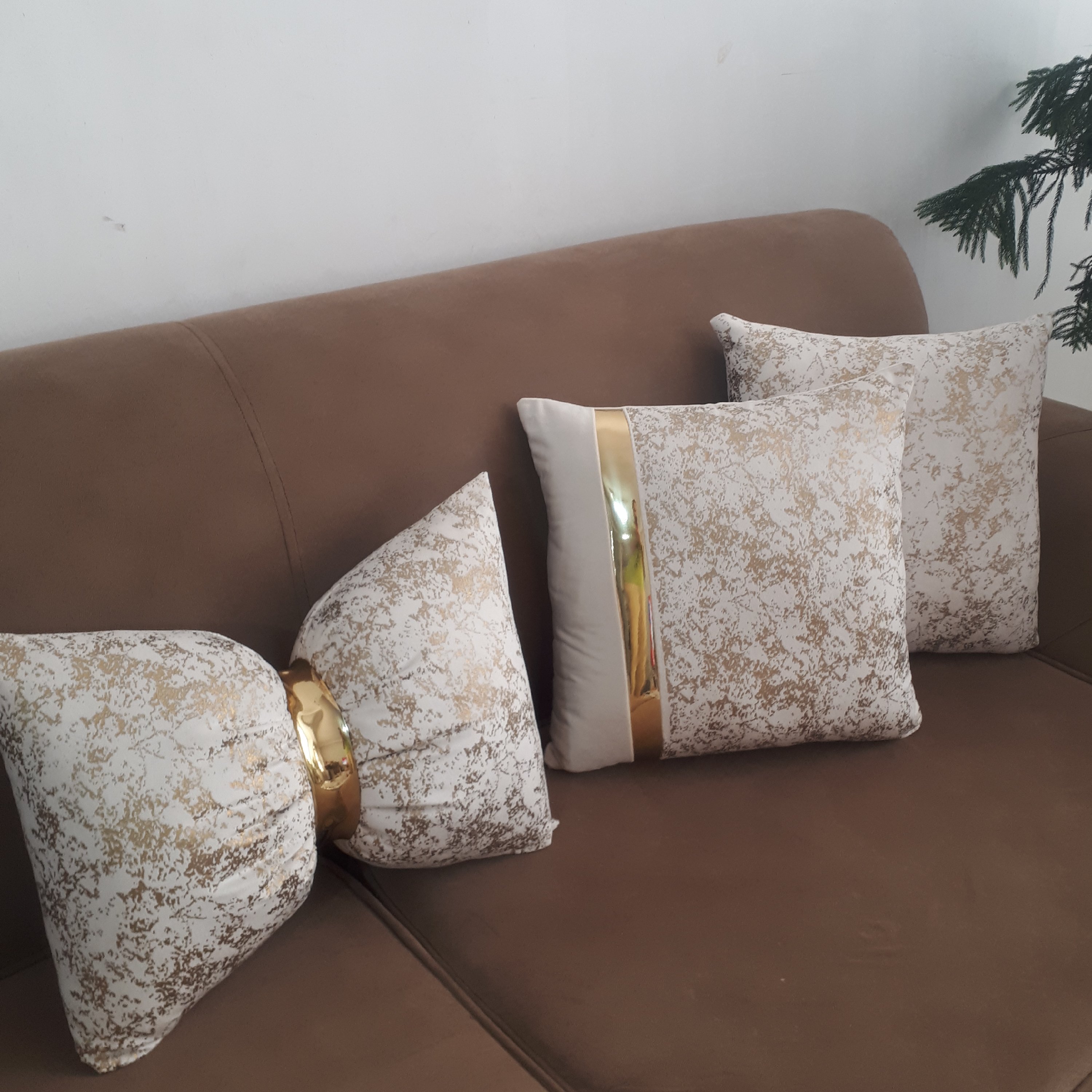 کوسن مخمل ترکیبی طلاکوب 