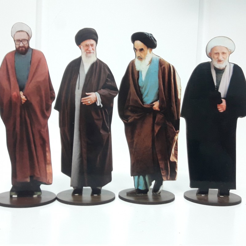استند چوبی رومیزی با تصاویر شهدا، علما، امام و رهبری
