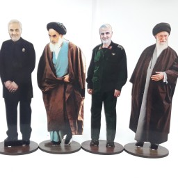 استند چوبی رومیزی با تصاویر شهدا، علما، امام و رهبری